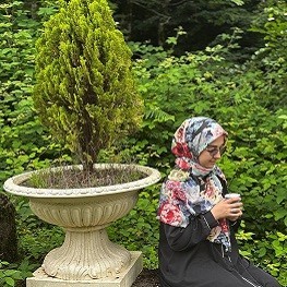 mahdis_esfandiari